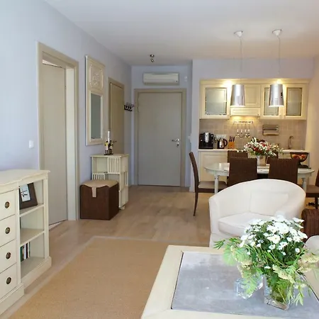 Bryza Apartment *